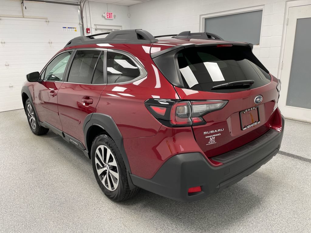 Used 2025 Subaru Outback Premium AWD/4WD image 9