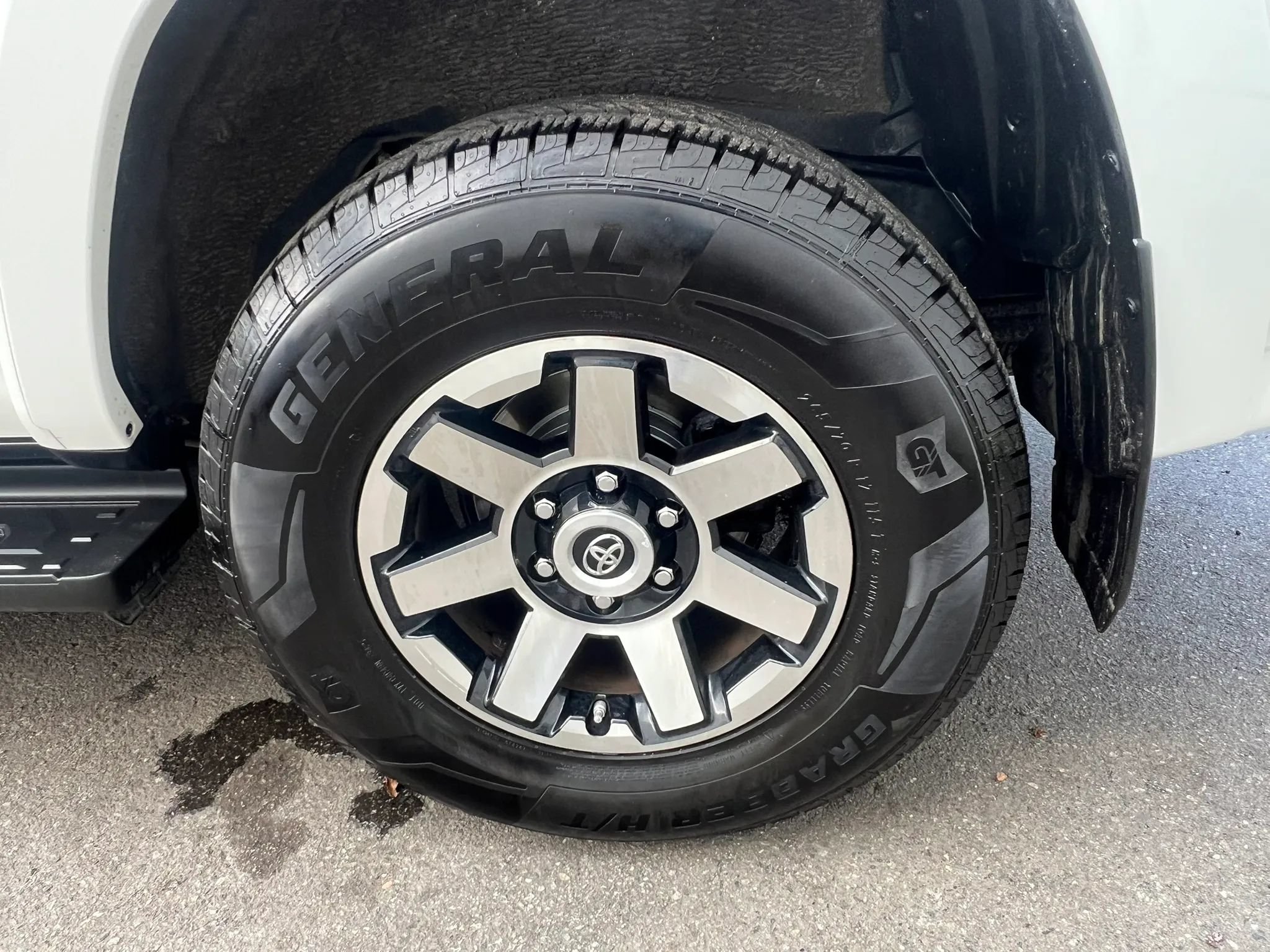 Used 2020 Toyota 4Runner TRD Off-Road AWD/4WD image 11