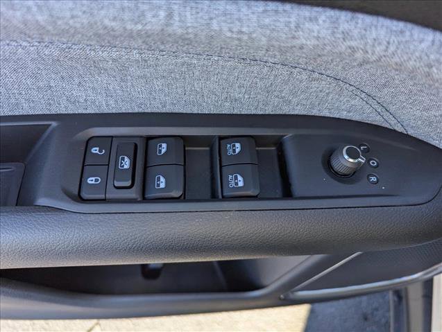 New 2026 Jeep Compass Latitude AWD/4WD image 10