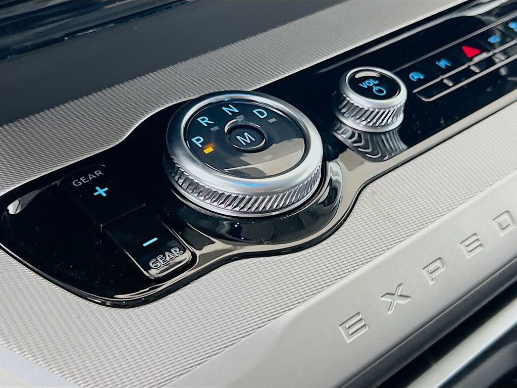 New 2026 Ford Expedition Active image 10