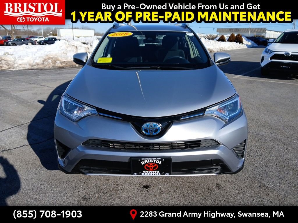 Used 2018 Toyota RAV4 LE image 2