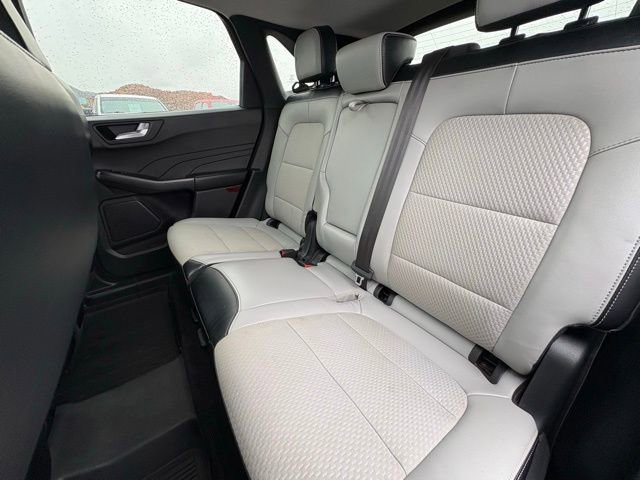 Used 2024 Ford Escape SE image 16
