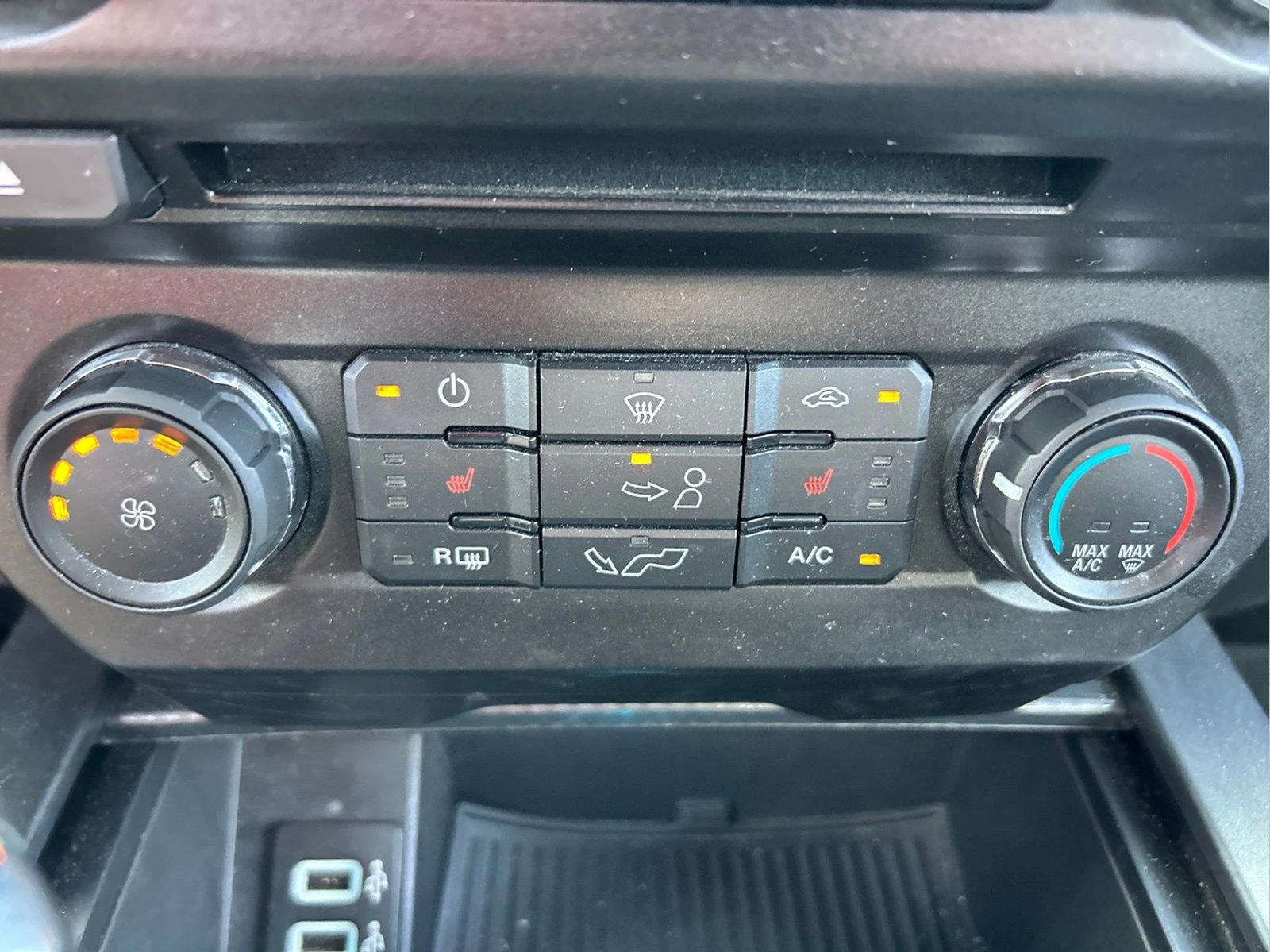 Used 2018 Ford F150 XLT w/ Equipment Group 302A Luxury AWD/4WD image 32