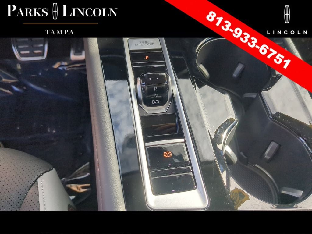 Used 2025 Volkswagen Atlas Peak Edition SE AWD/4WD image 27