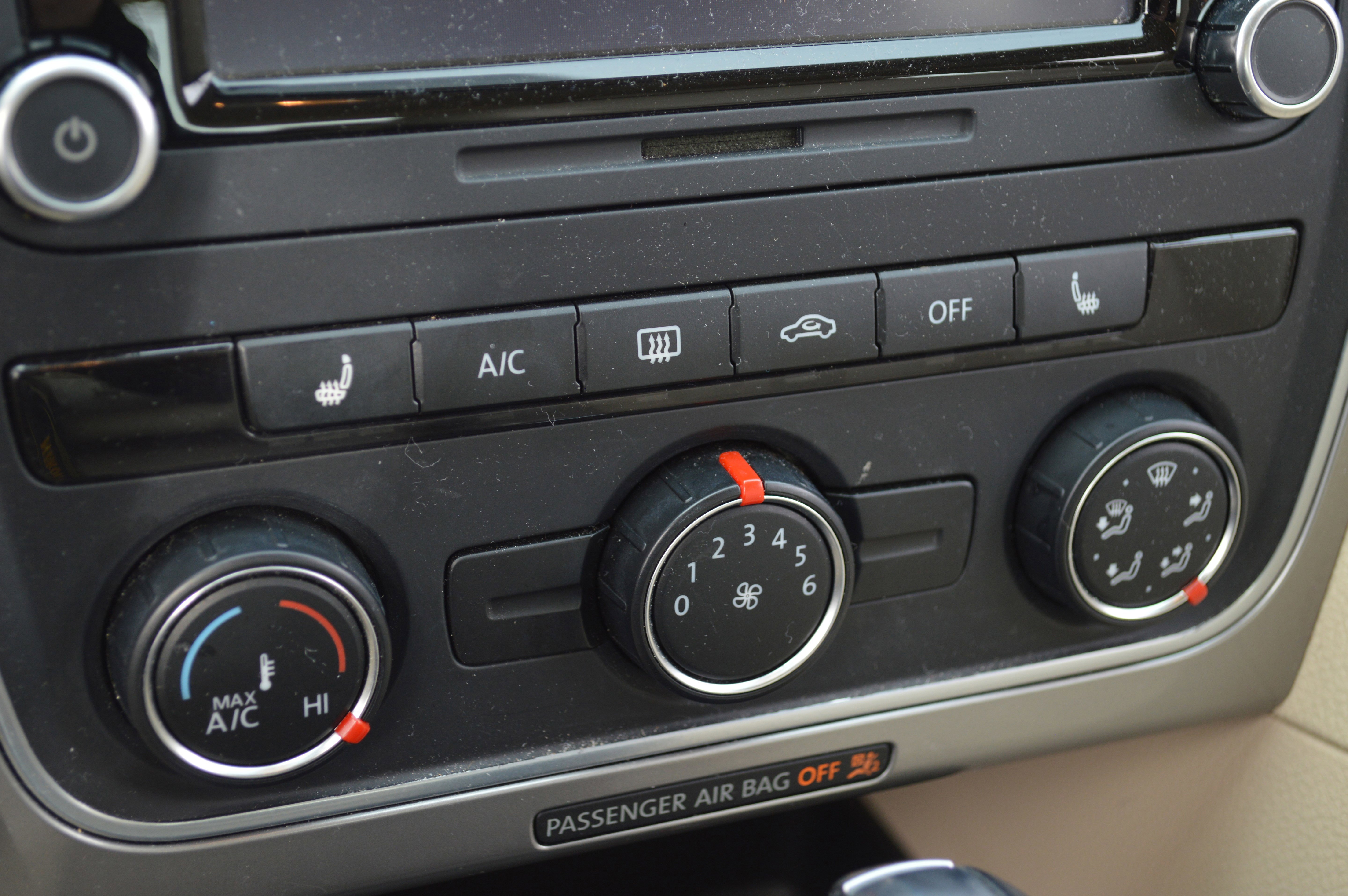 Used 2015 Volkswagen Passat 1.8T Limited Edition image 21