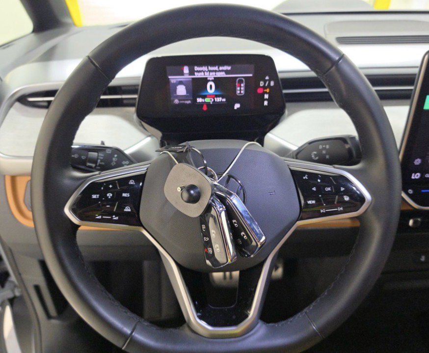 Used 2025 Volkswagen ID. Buzz Pro S Plus AWD/4WD image 10