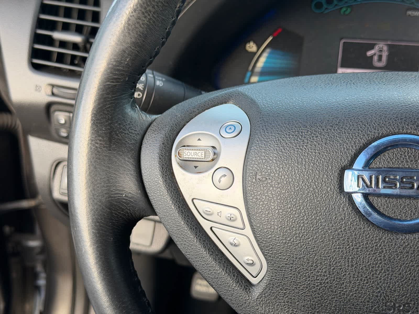 Used 2015 Nissan Leaf SL FWD image 15
