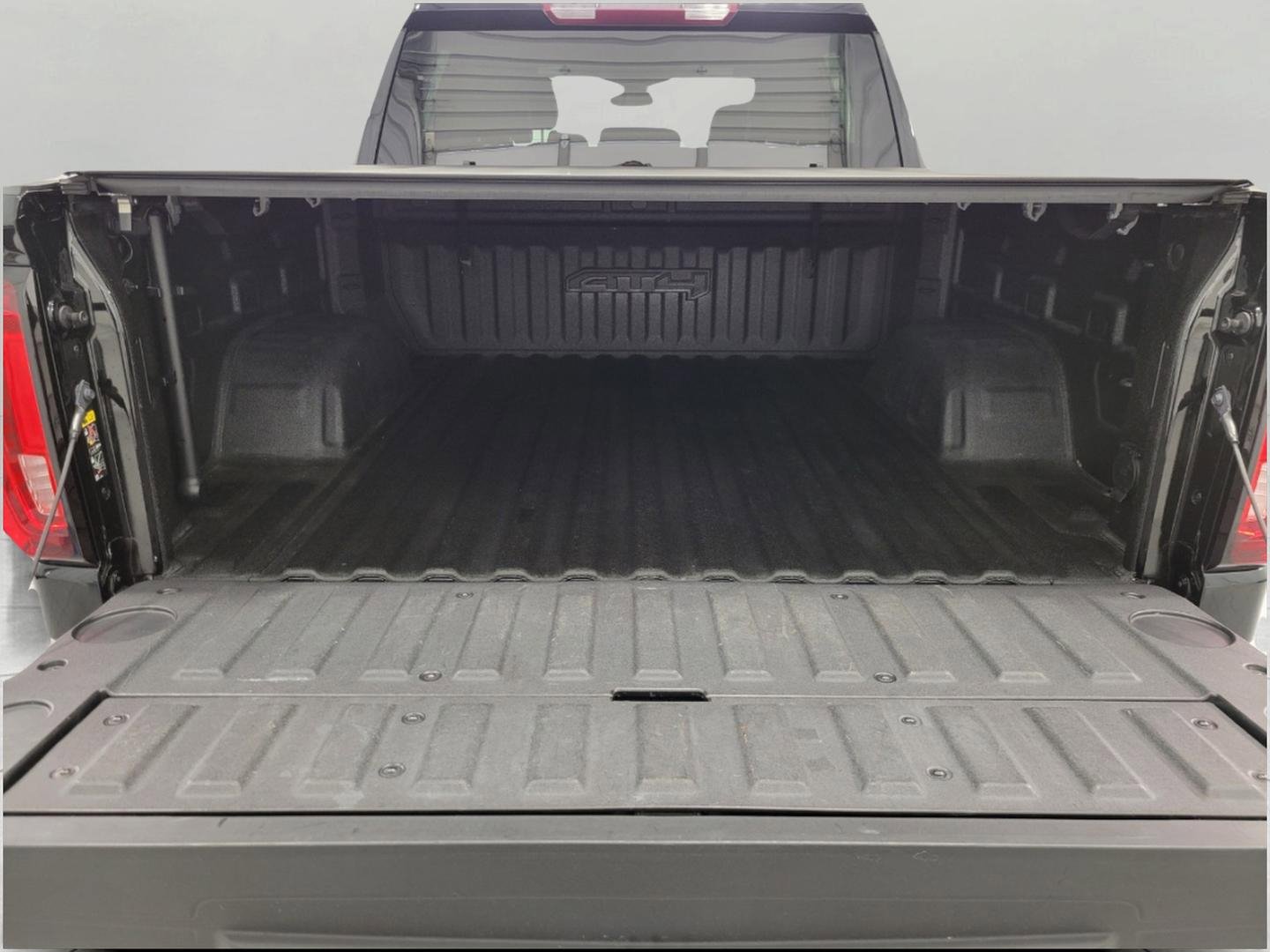 Used 2022 GMC Sierra 1500 AT4 w/ Driver Alert Package II image 16