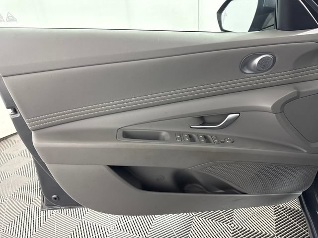 Used 2023 Hyundai Elantra SEL w/ Convenience Package FWD image 27