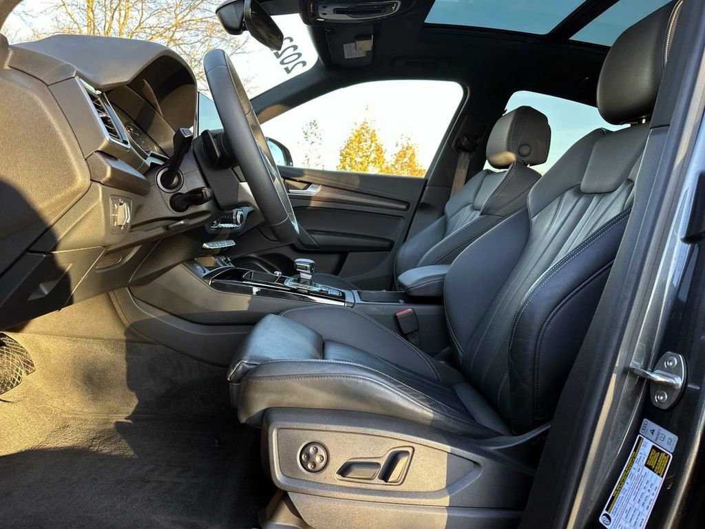 Used 2023 Audi Q5 2.0T Premium w/ Convenience Package image 27