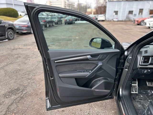 Used 2024 Audi SQ5 Prestige image 12