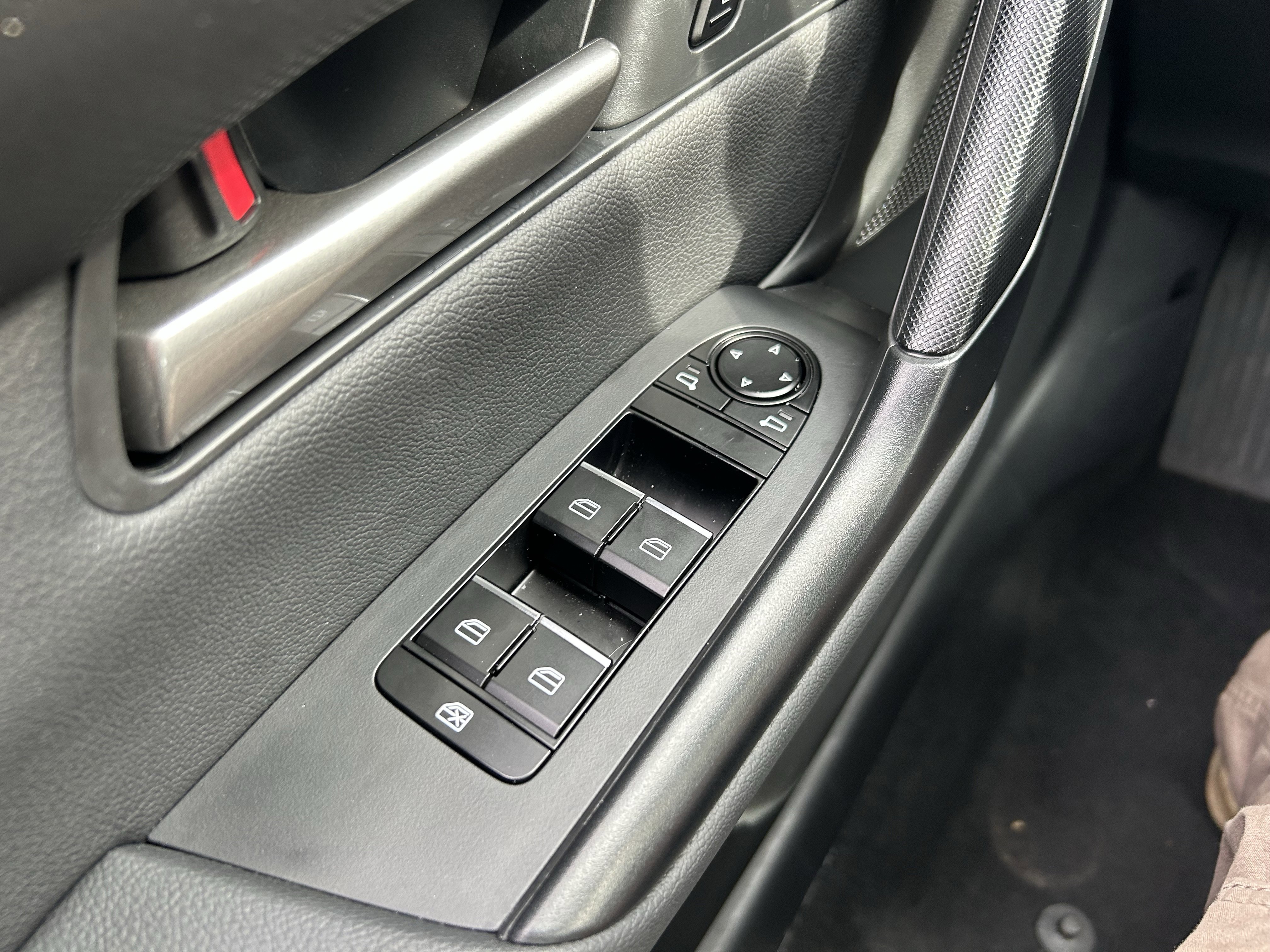 Certified 2025 MAZDA CX-50 AWD 2.5 S w/ Accent Package image 21