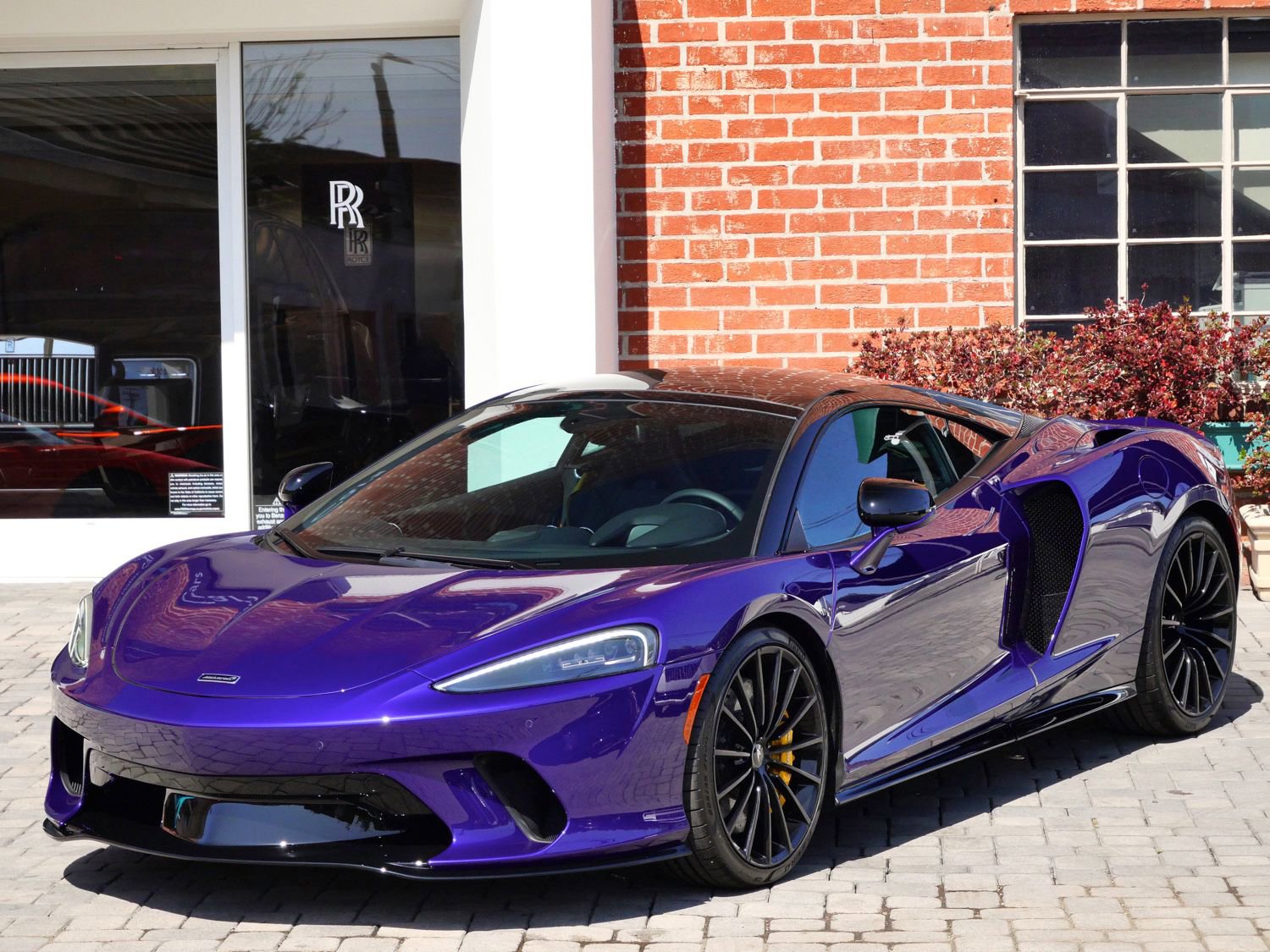 Used 2023 McLaren GT RWD image 17