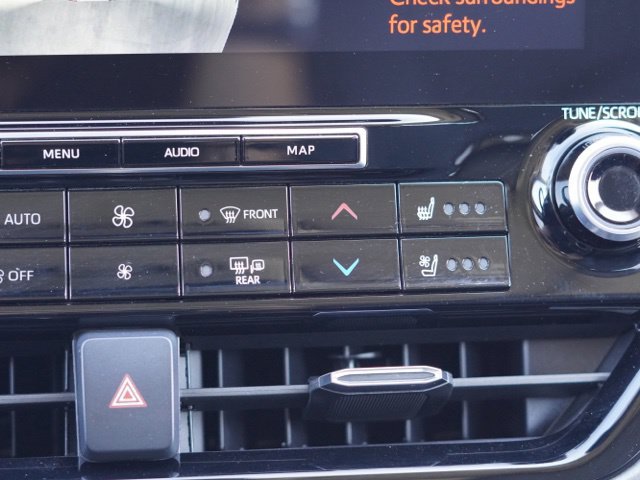 Certified 2021 Toyota Highlander Limited AWD/4WD image 32