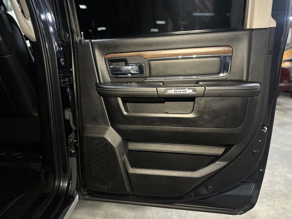Used 2015 RAM 2500 Laramie w/ Convenience Group image 28