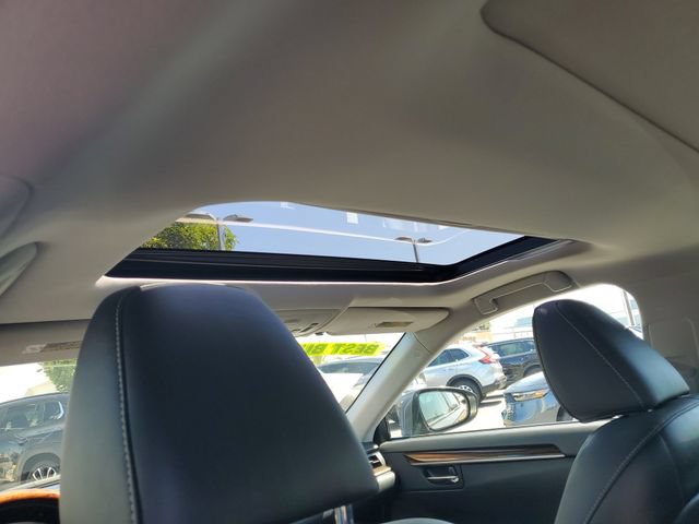 Used 2017 Lexus ES 350 w/ Navigation System Package FWD image 14