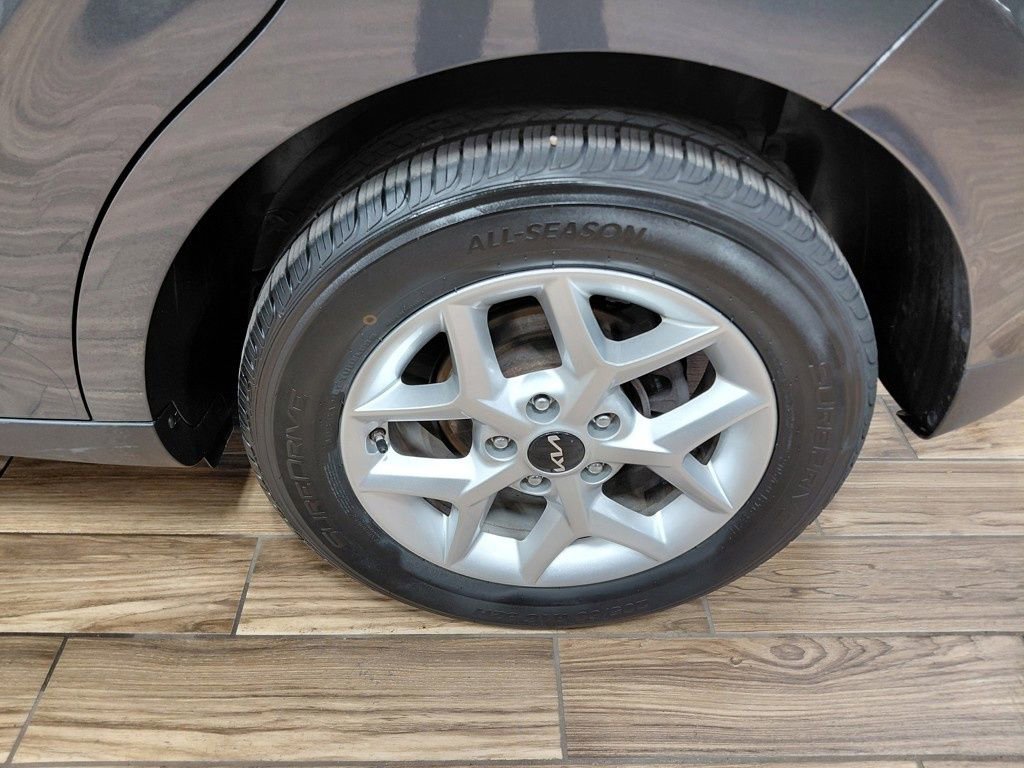 Used 2023 Kia Soul LX w/ LX Technology Package FWD image 5