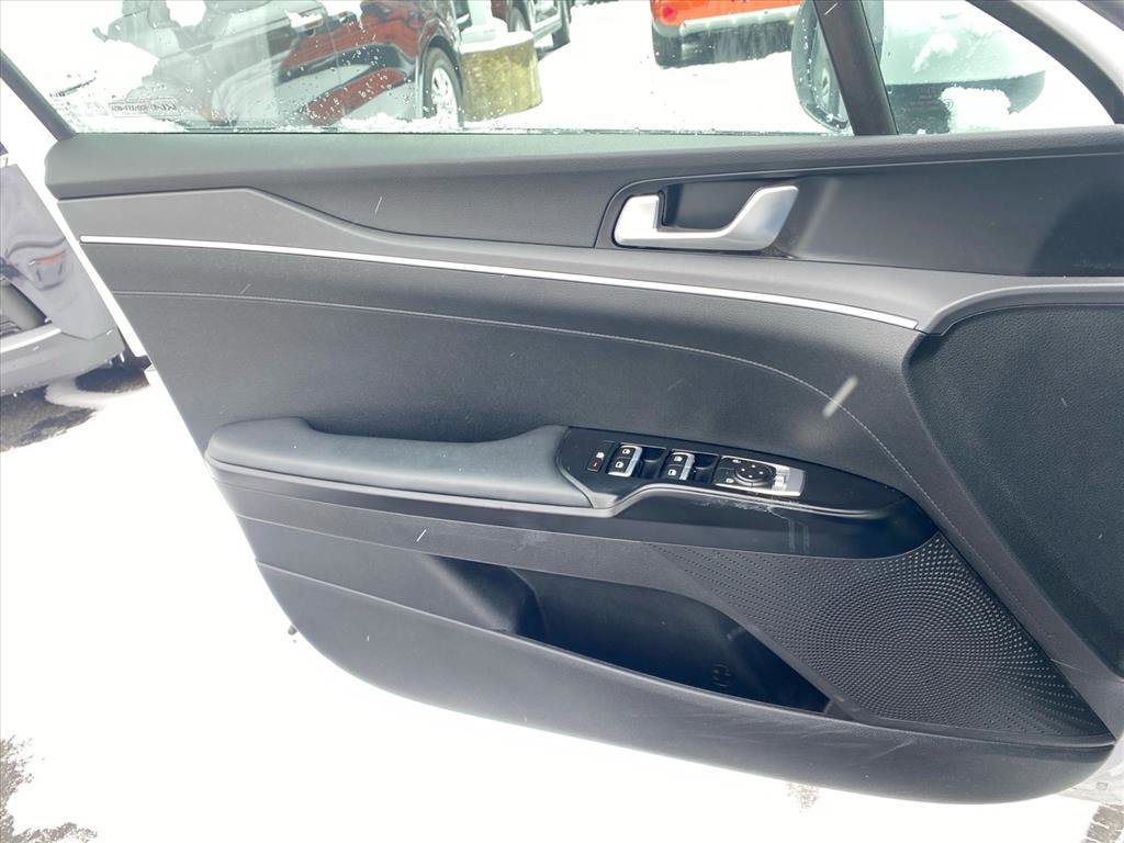 Used 2023 Kia K5 LXS image 17