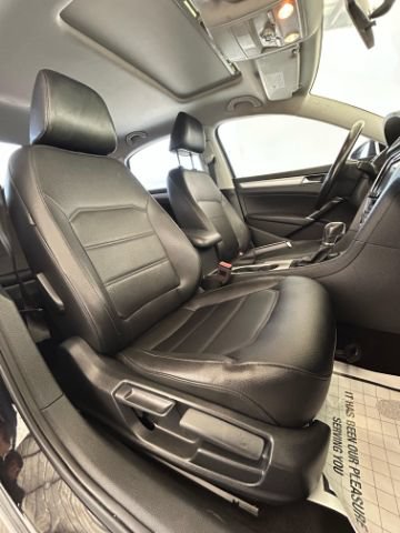 Used 2019 Volkswagen Passat Wolfsburg Edition FWD image 11