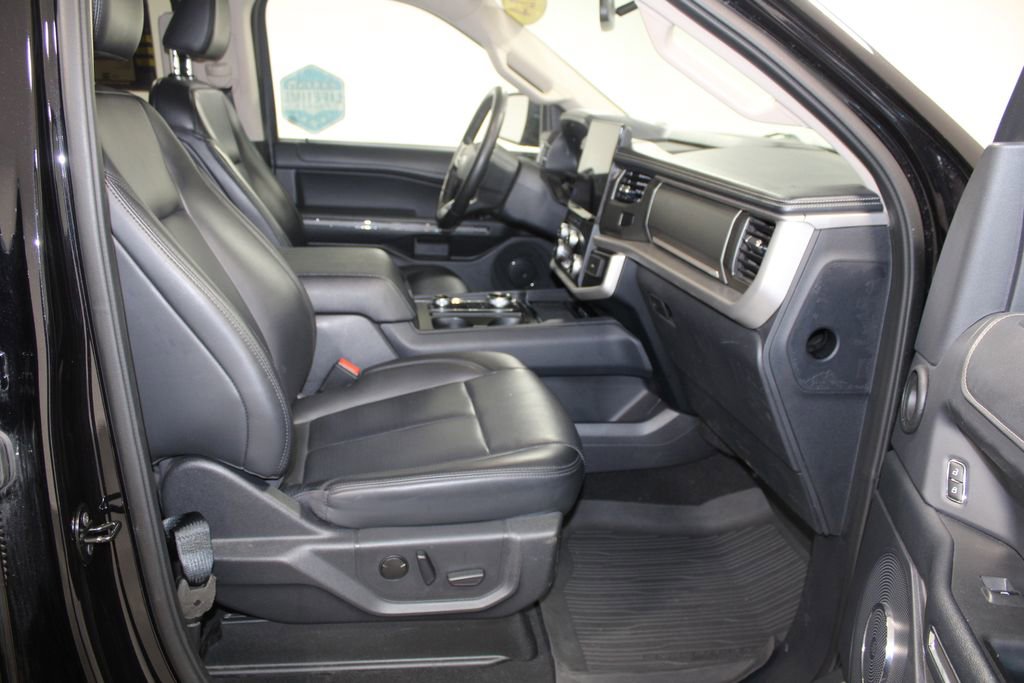 Used 2024 Ford Expedition Max XLT image 31