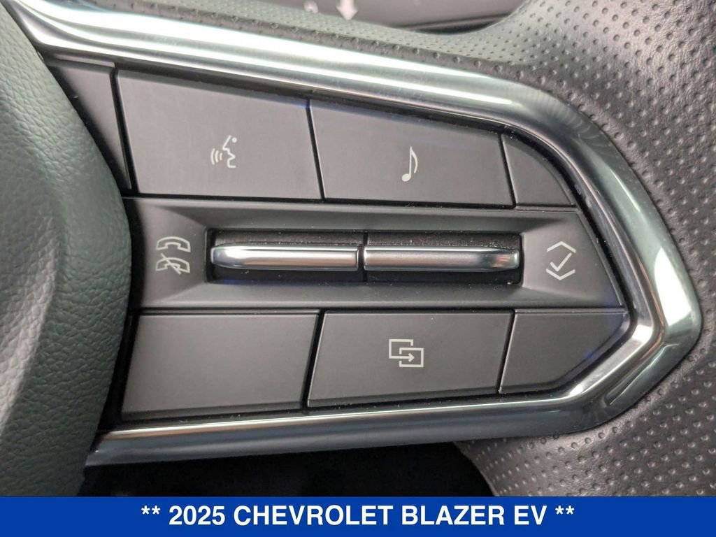 New 2025 Chevrolet Blazer EV LT image 18