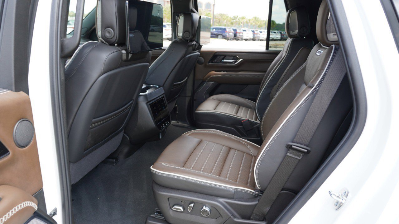 Used 2025 GMC Yukon Denali Ultimate image 35