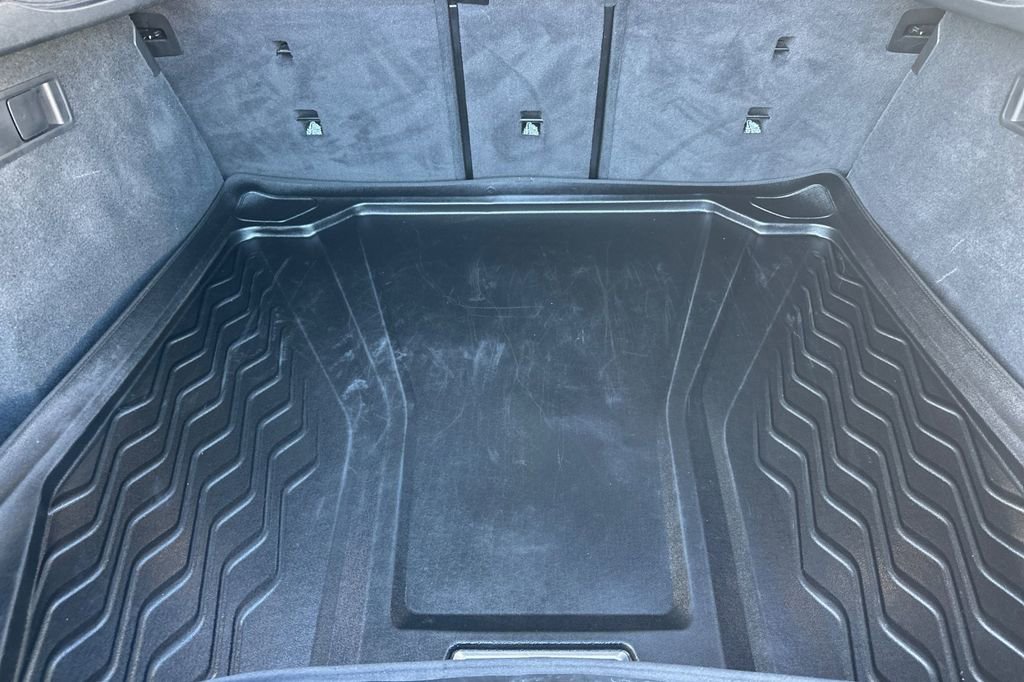 Used 2020 BMW X6 M Competition w/ Executive Package image 16