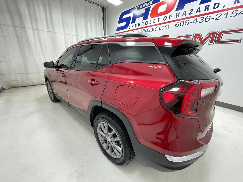 Used 2024 GMC Terrain SLT AWD/4WD image 9