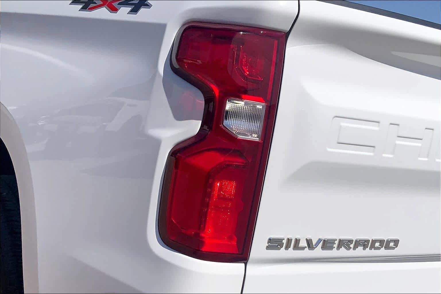 Used 2025 Chevrolet Silverado 1500 LTZ AWD/4WD image 29