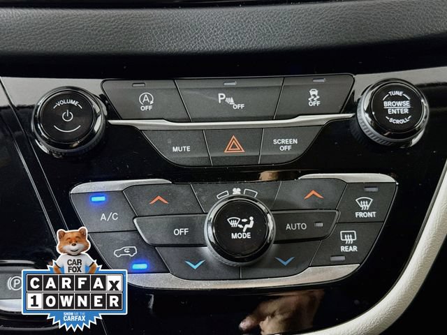 Used 2020 Chrysler Pacifica Touring w/ Cold Weather Group FWD image 15