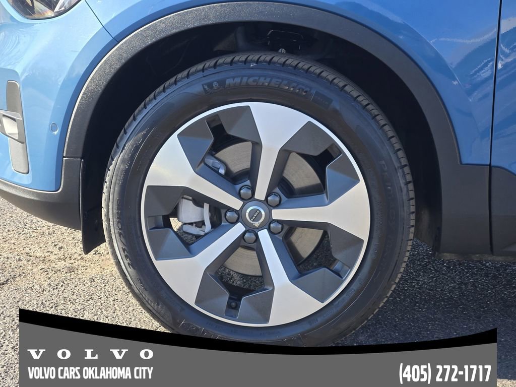 Certified 2025 Volvo XC40 B5 Plus image 11