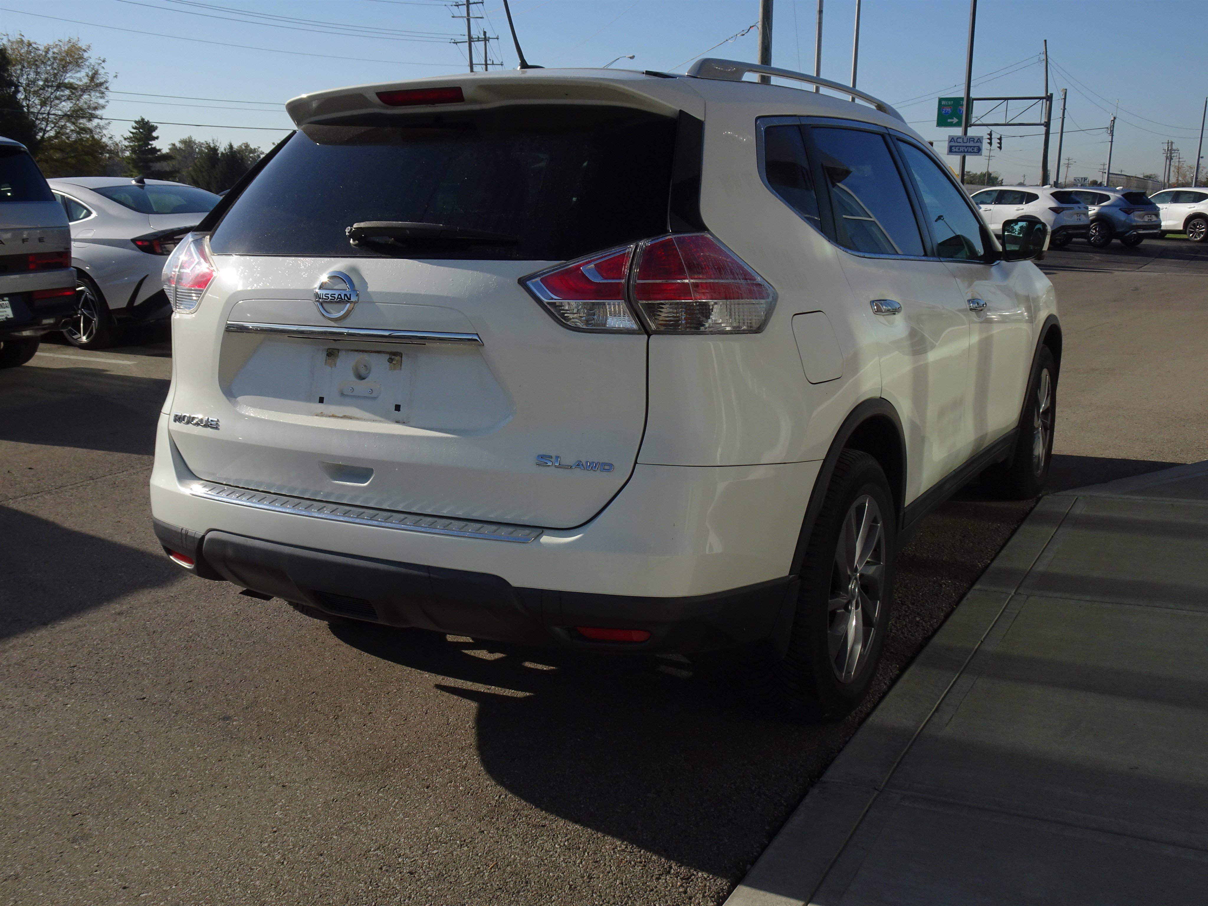 Used 2016 Nissan Rogue SL w/ SL Premium Package AWD/4WD image 5