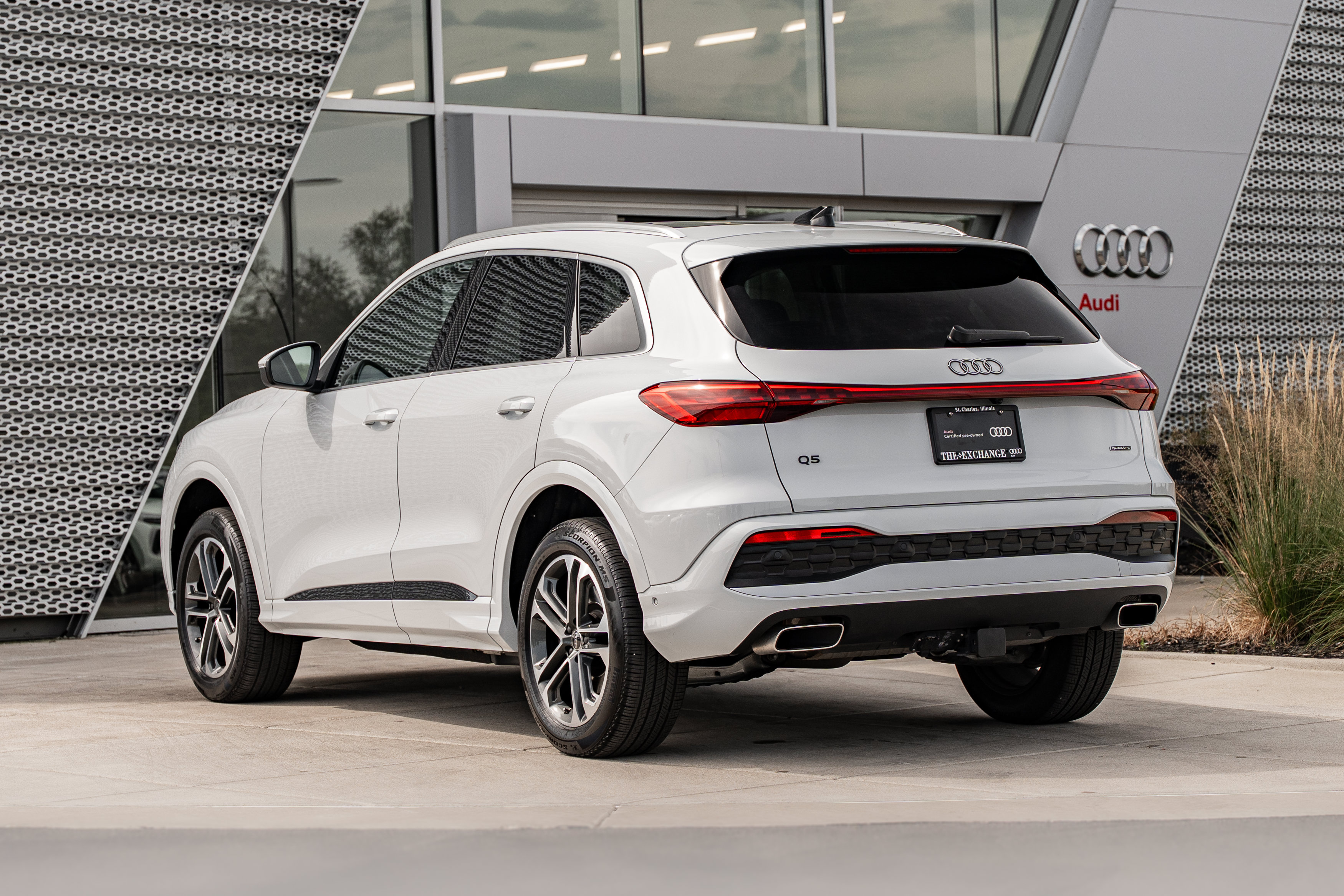Certified 2025 Audi Q5 Premium Plus w/ Premium Plus AWD/4WD image 5