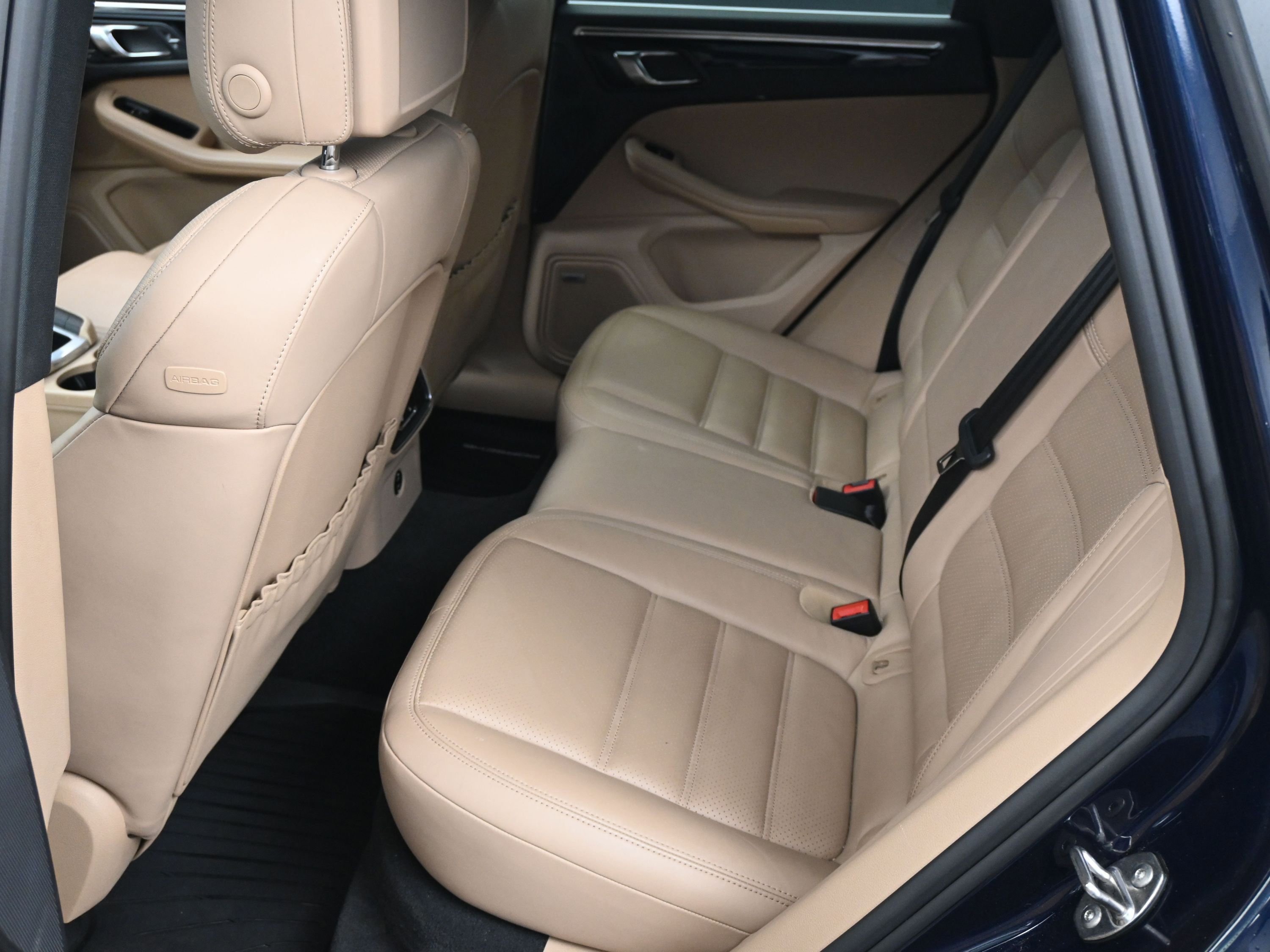 Certified 2020 Porsche Macan S image 7