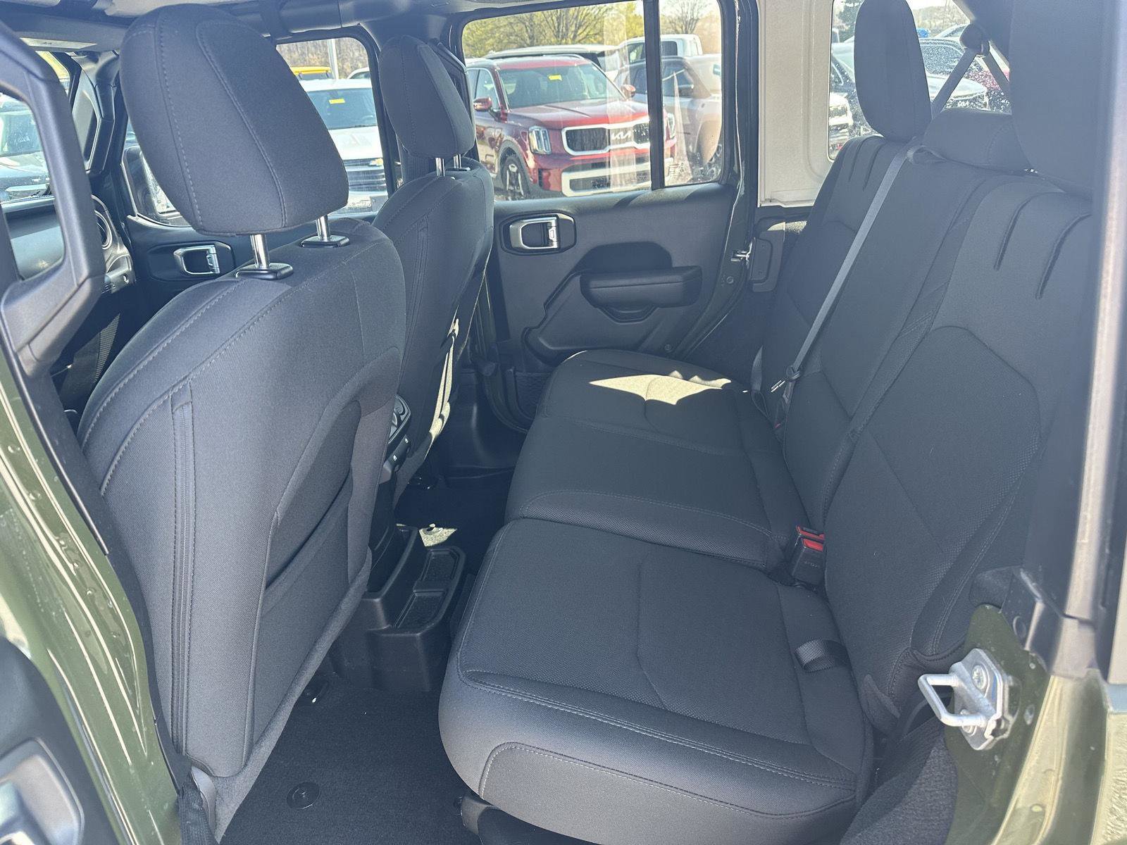 Used 2023 Jeep Wrangler Unlimited w/ Cold Weather Group image 18