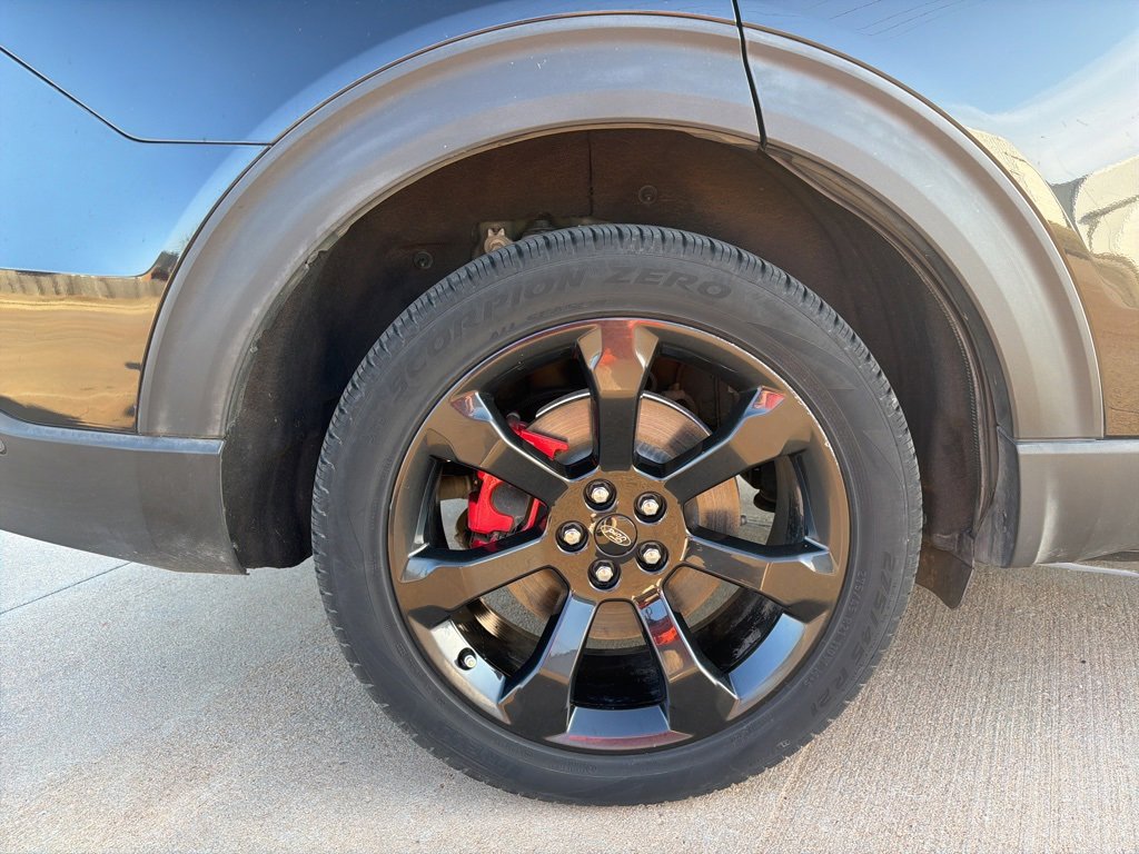 Used 2020 Ford Explorer ST w/ ST Street Pack image 7