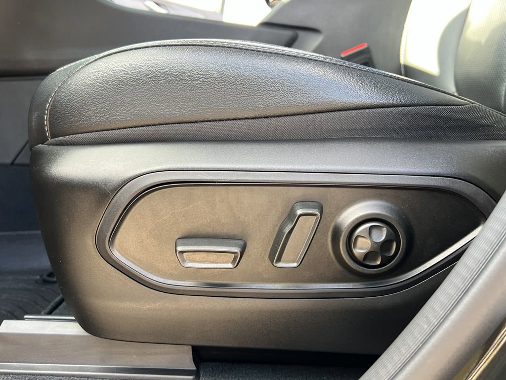 Used 2024 Jeep Grand Cherokee Limited w/ Luxury Tech Group II image 15