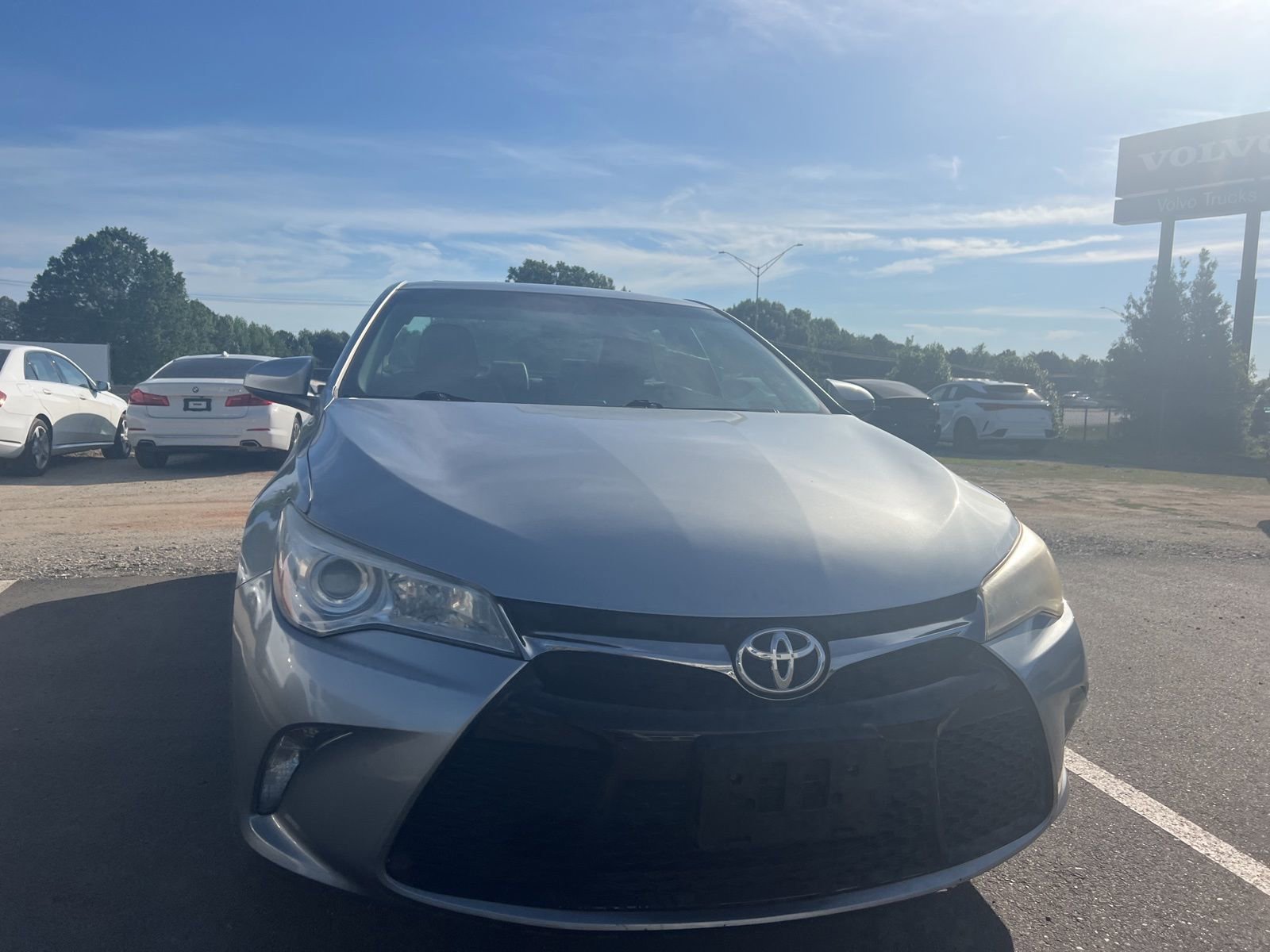 Used 2016 Toyota Camry SE w/ Moonroof Package image 6