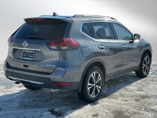 Used 2019 Nissan Rogue SV w/ Premium Package image 3