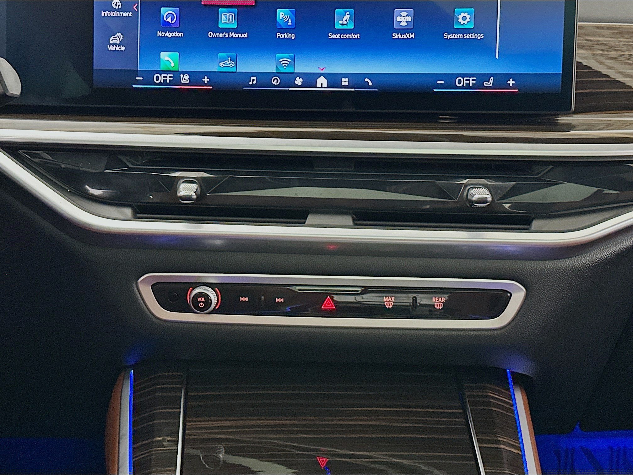 Used 2025 BMW X5 M60i AWD/4WD image 13