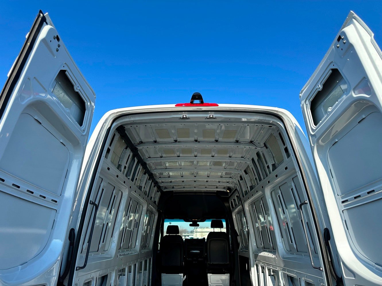 Used 2025 Mercedes-Benz Sprinter 2500 image 22