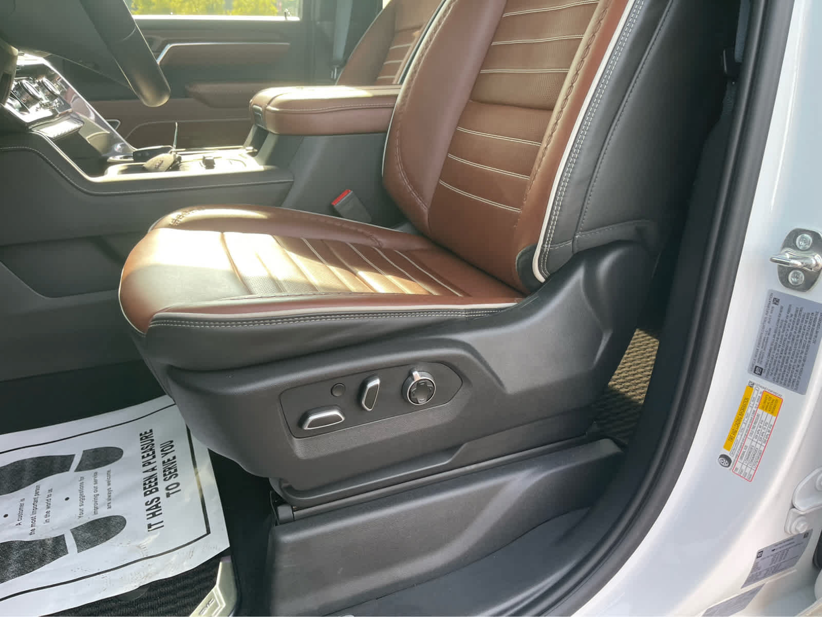 Used 2025 GMC Sierra 2500 Denali Ultimate AWD/4WD image 13