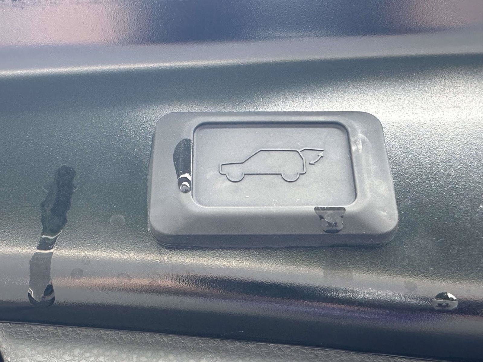 Used 2025 Toyota RAV4 XLE Premium FWD image 9