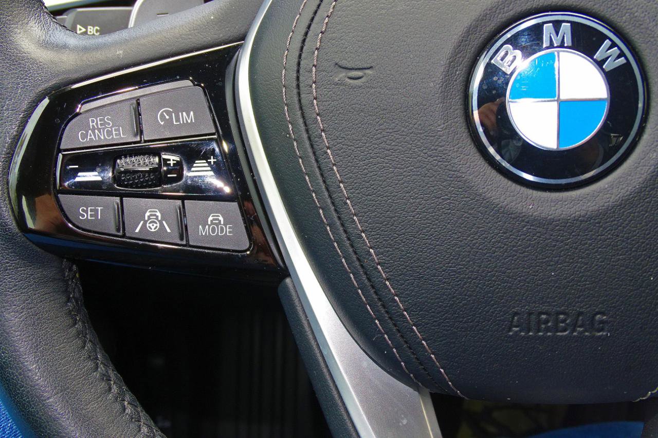 Used 2023 BMW 540i w/ Executive Package image 24