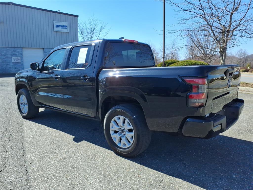 Used 2023 Nissan Frontier SV image 12