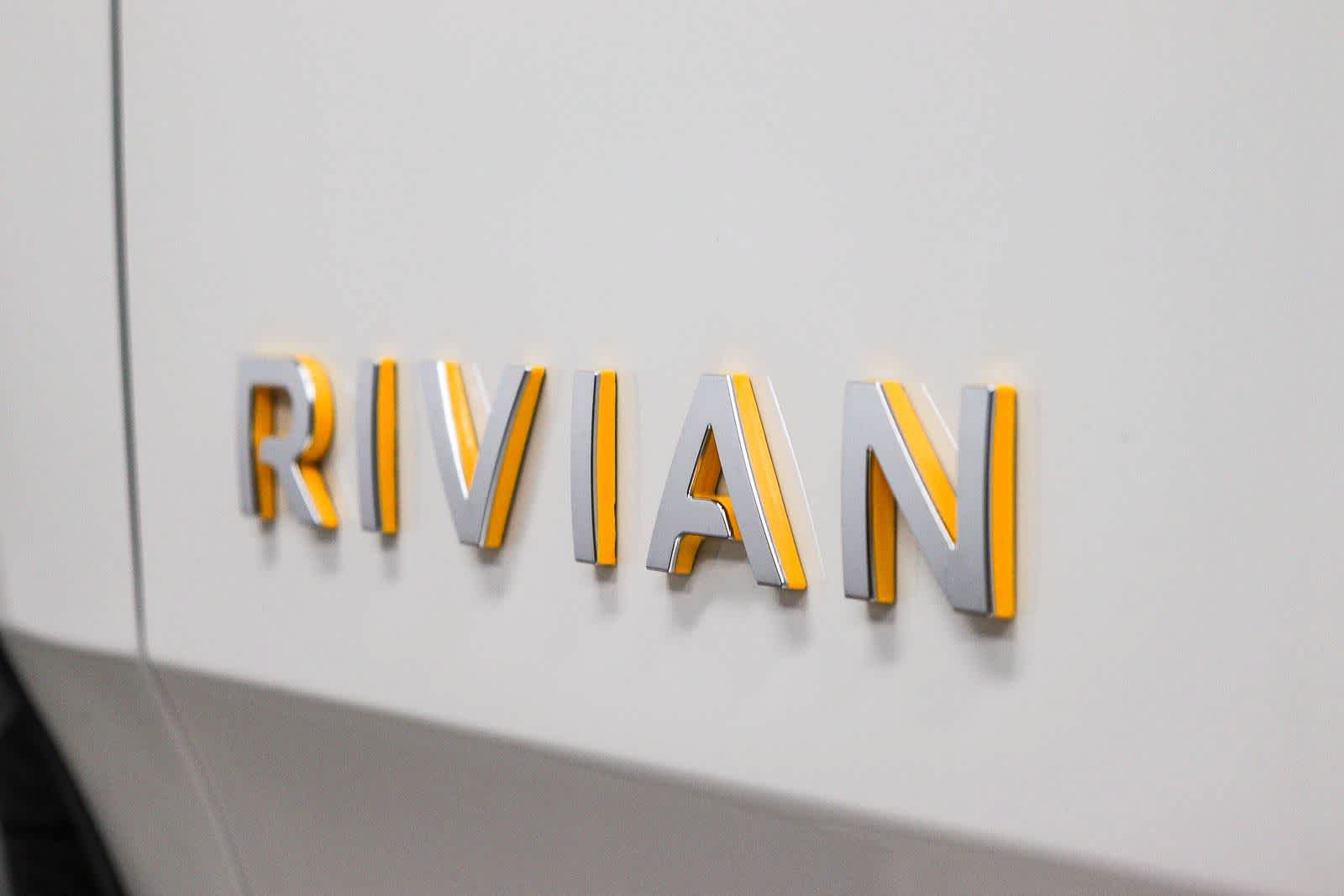 Used 2023 Rivian R1S Adventure AWD/4WD image 12