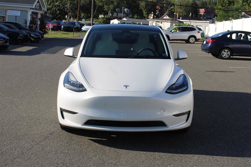 Used 2022 Tesla Model Y Long Range AWD/4WD image 2
