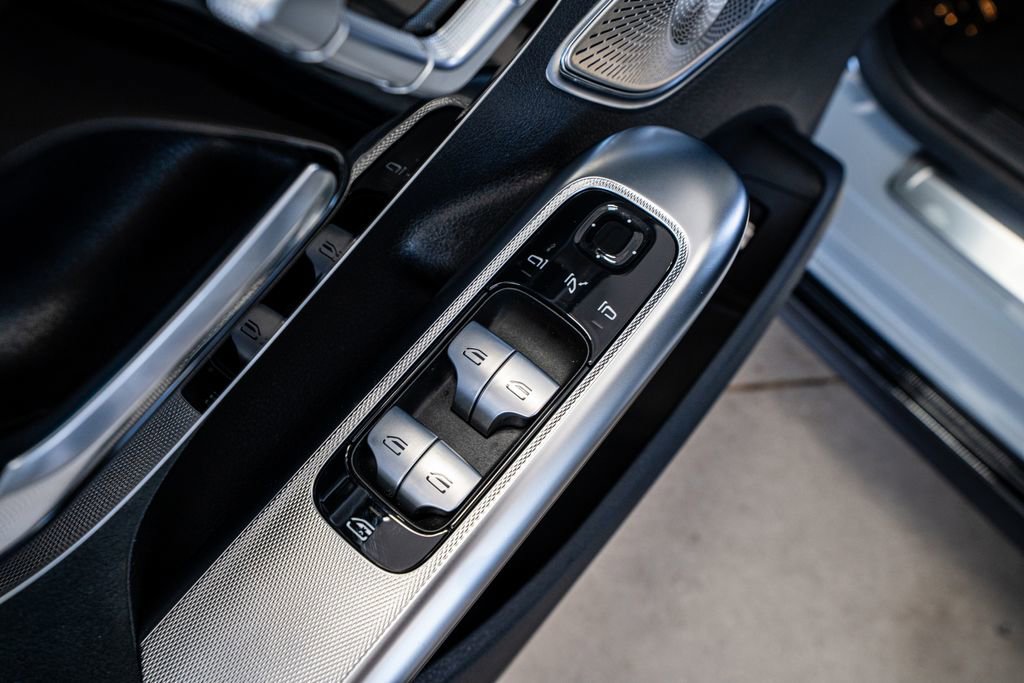 Used 2023 Mercedes-Benz EQE 500 4MATIC Sedan image 32