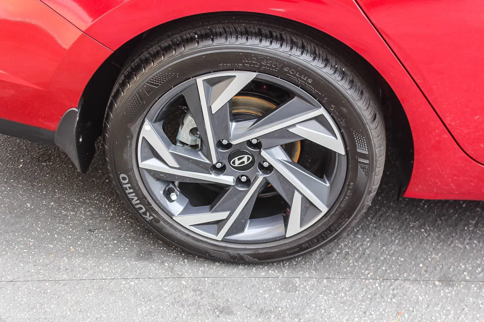 Certified 2025 Hyundai Elantra SEL FWD image 11