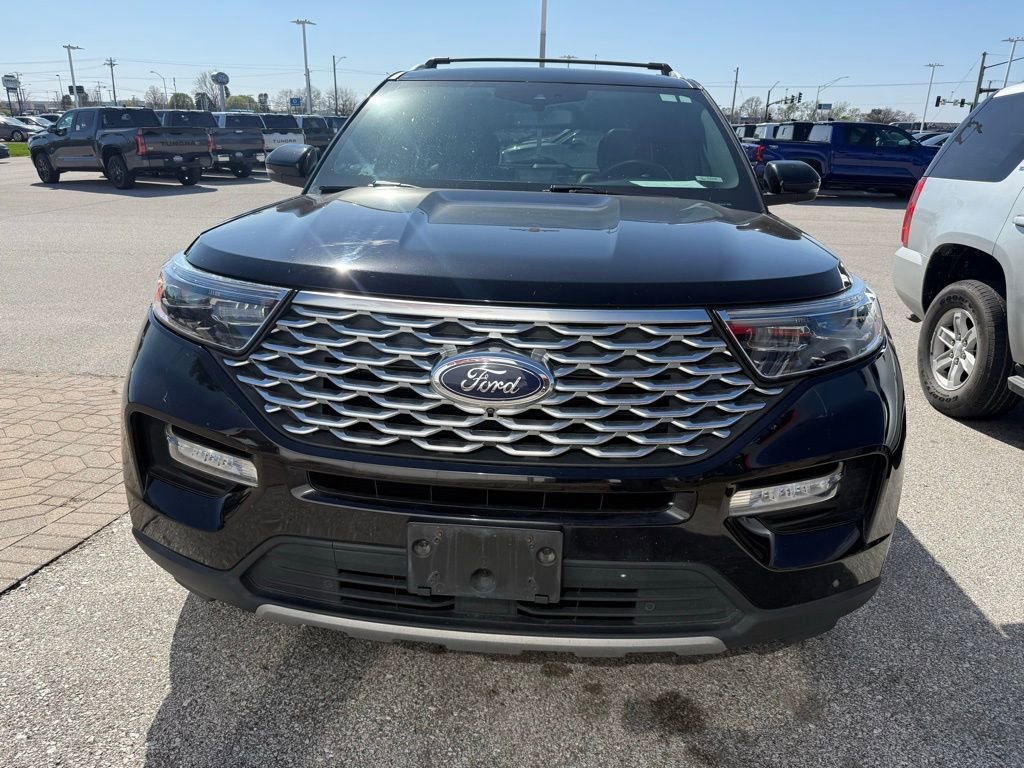 Used 2022 Ford Explorer Platinum w/ Equipment Group 601A AWD/4WD image 3